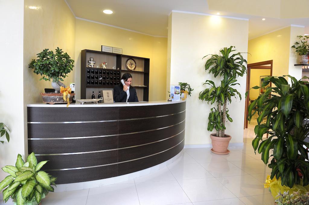 Hotel La Quercia Valmontone Eksteriør bilde
